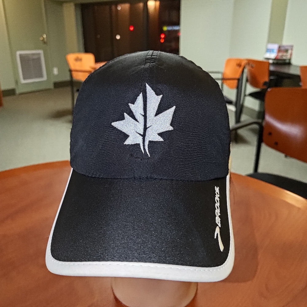 Brooks 10.06.13 Maple Leaf Embroidered Running Strap-on Hat Cap